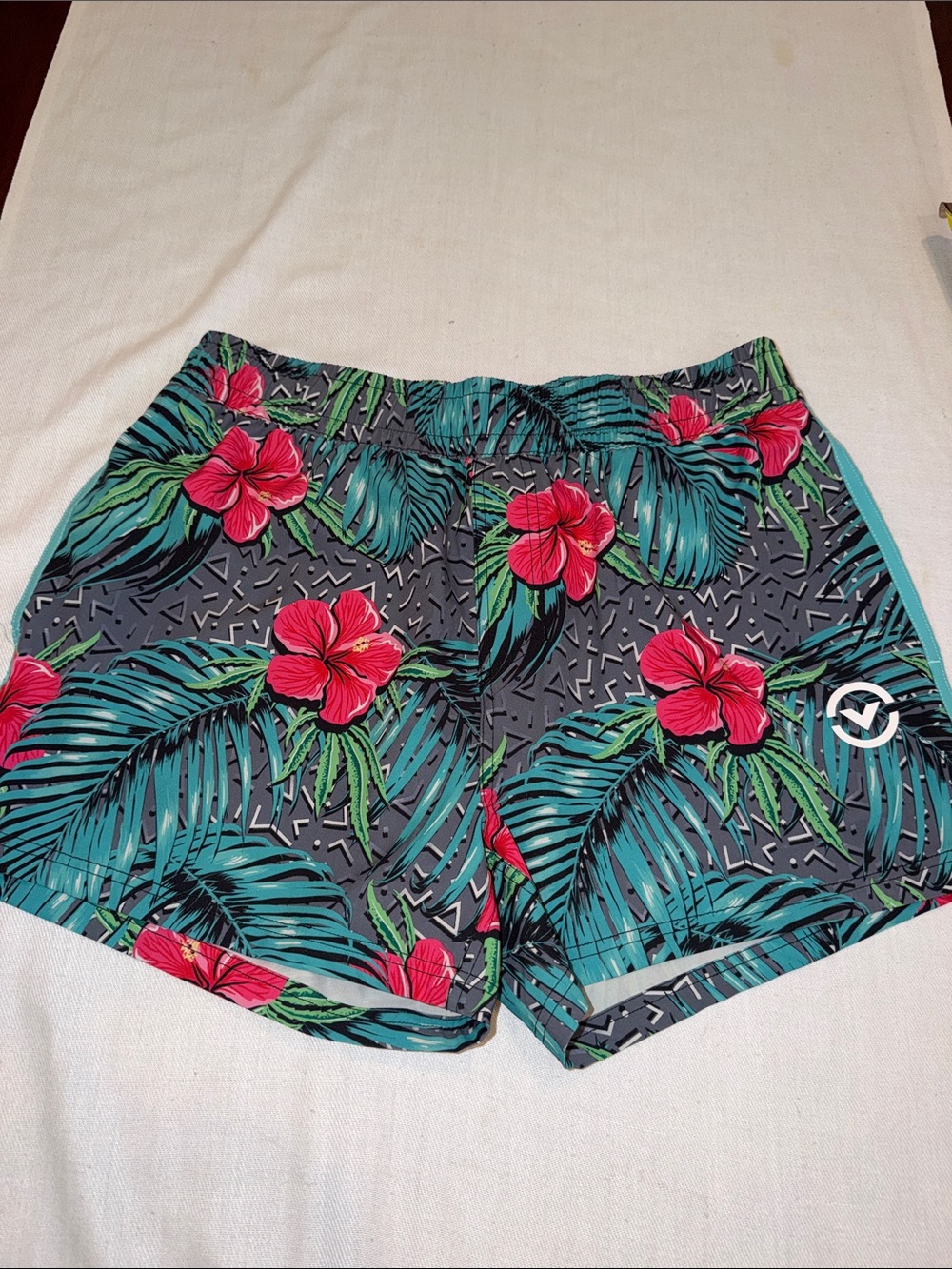 Virus Tropical Hawaiian Shorts SZ M